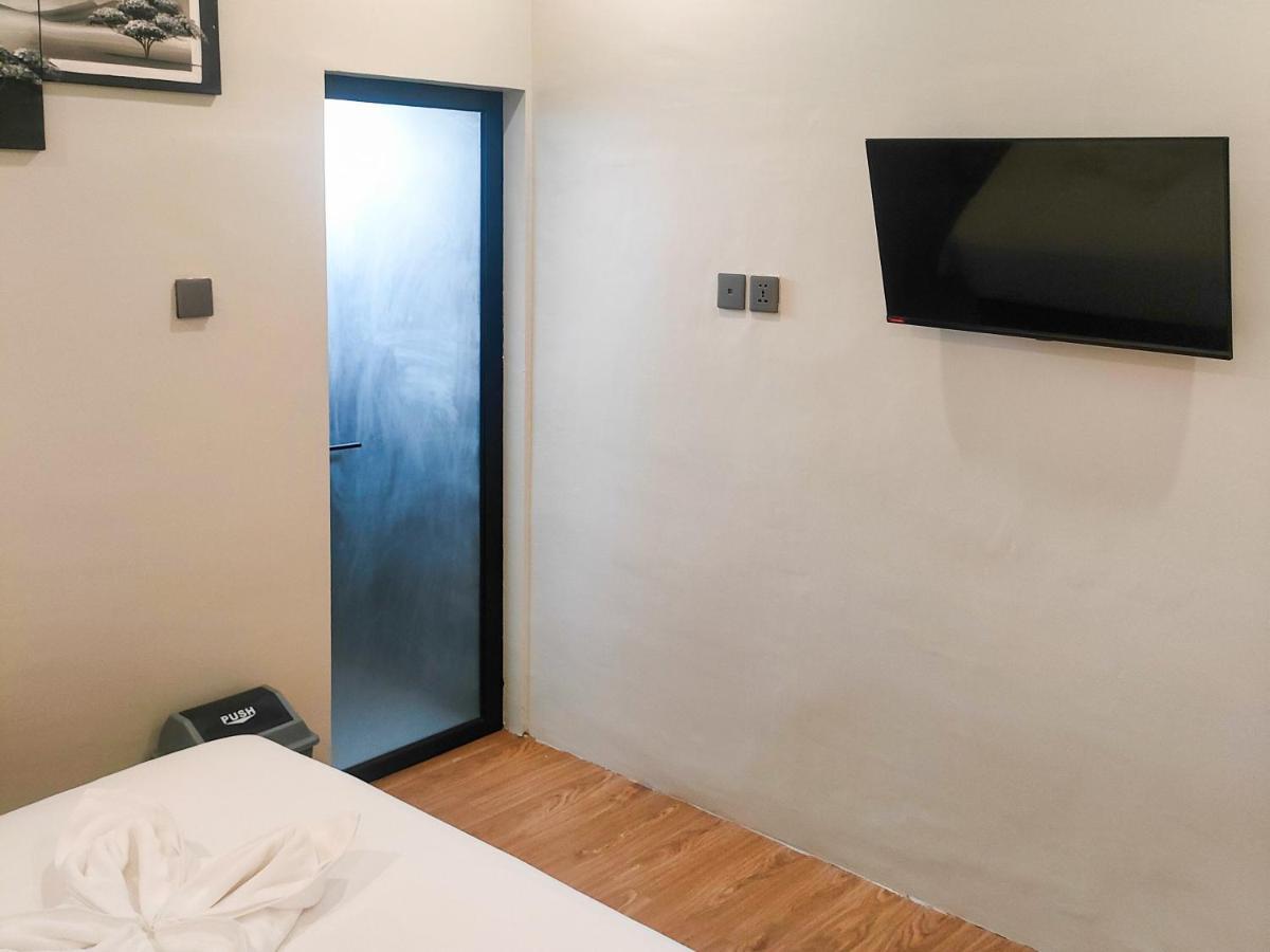 Travel Biz Hotel Medan Mitra Reddoorz Exteriör bild