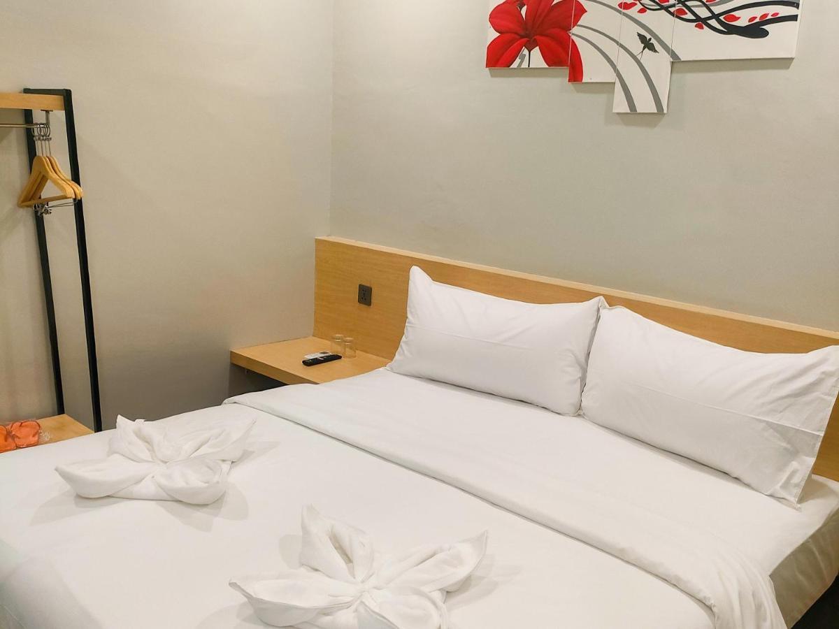 Travel Biz Hotel Medan Mitra Reddoorz Exteriör bild